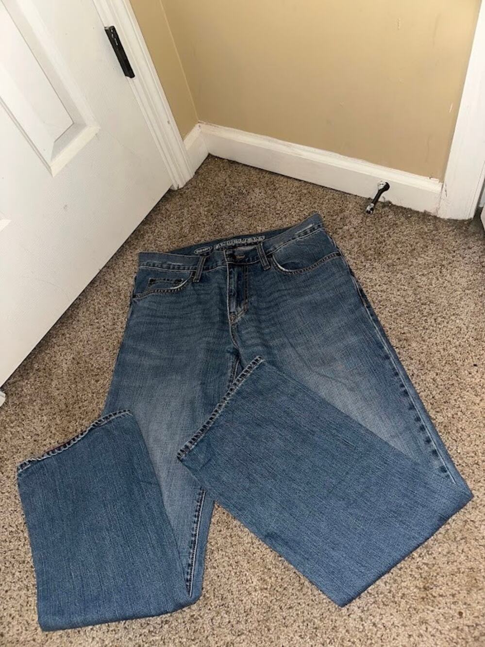 Old Navy Men’s 32 Bootcut Jeans Medium Wash Blue Denim